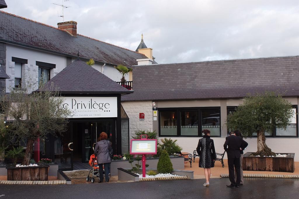 Le Privilege Châteaubourg エクステリア 写真